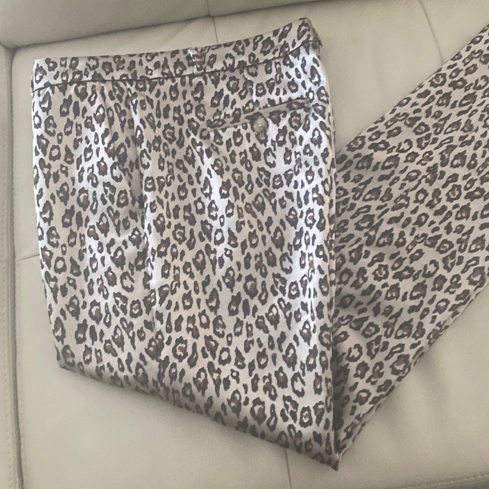 Banana Republic Avery pants. S: 8L runs large. Like new condition. Animal print.
